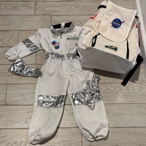 Melissa & Doug Astronaut Costume, Gloves, and NASA backpack